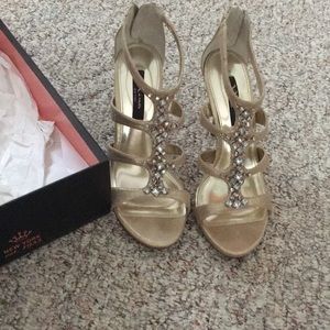 🐮 Worn twice! Nina heels